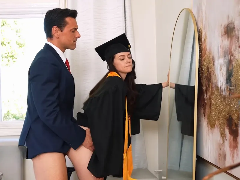 Cha dượng doggy hoa nhỏ tinh rớt đầy sàn